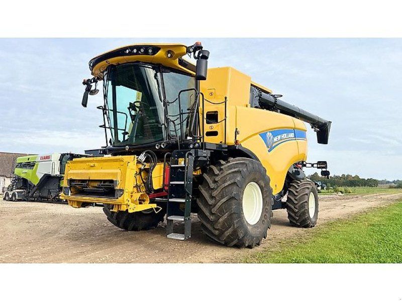 New Holland CX8.90 Varifeed 28 ft