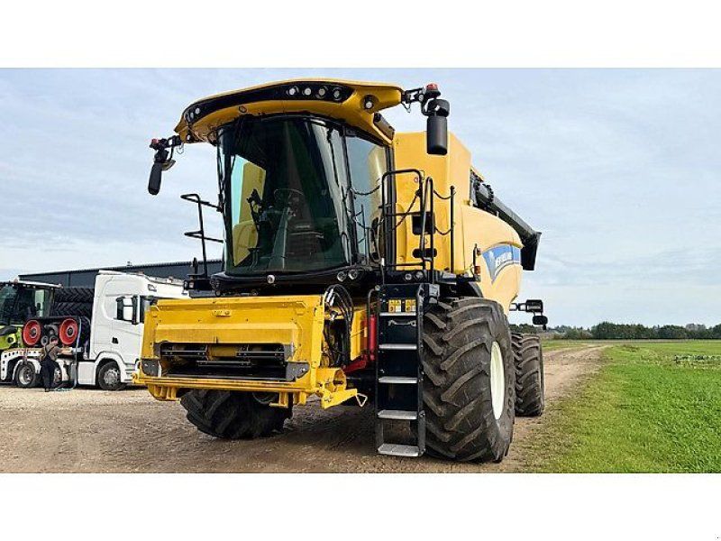 New Holland CX8.90 Varifeed 28 ft