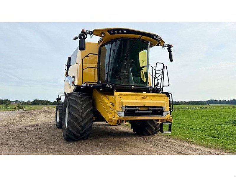 New Holland CX8.90 Varifeed 28 ft