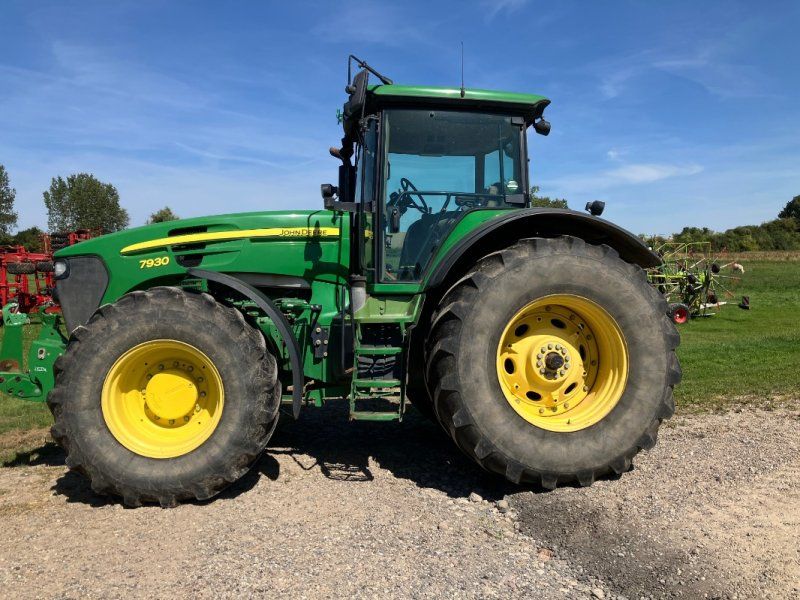 John Deere 7930