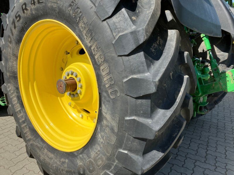 John Deere 7R 330