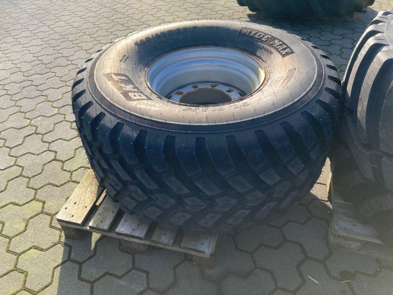 BKT 580/65R22.5