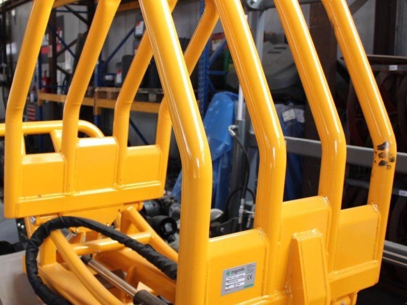 ZAGRODA Rundballengreifer mit 1 Zylinder Standard