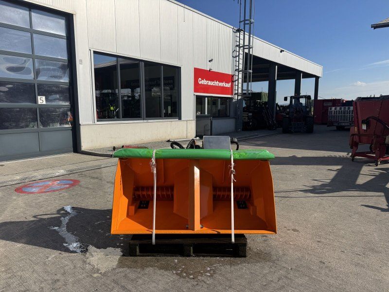 Springer Selbstladestreuer TSS 700