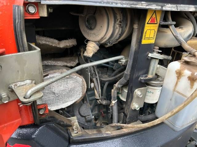Kubota U 27-4