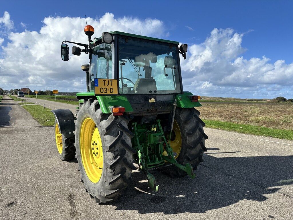 John Deere 2850