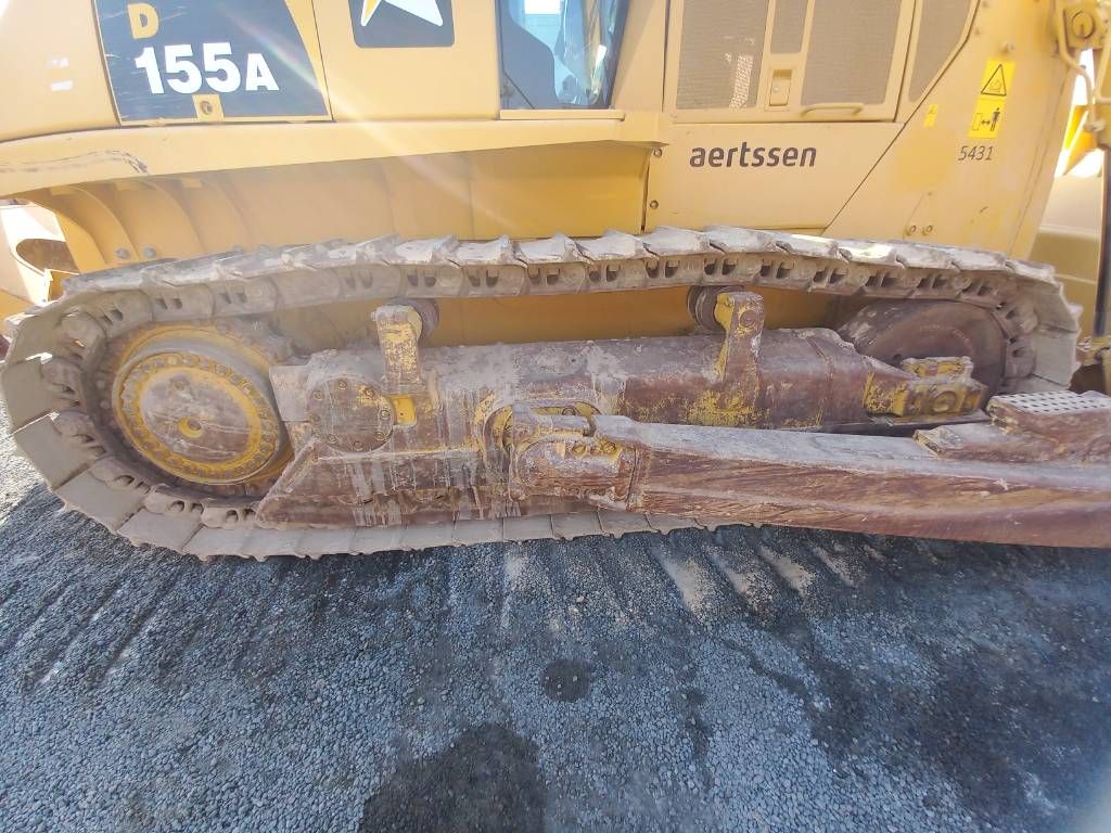 Komatsu D155A-6R (4pcs available for sale in Abu Dhabi)