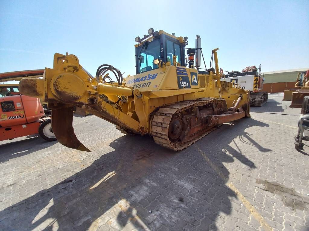 Komatsu D155A-6R (4pcs available for sale in Abu Dhabi)