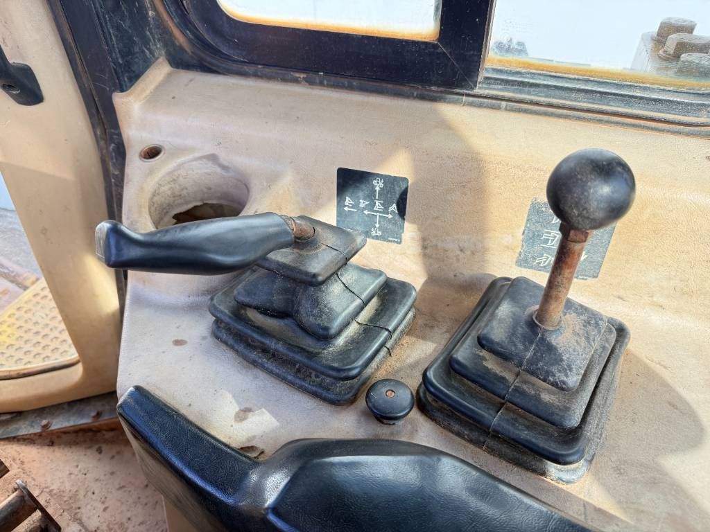 CAT D7R - 3 Tine Ripper / Airco