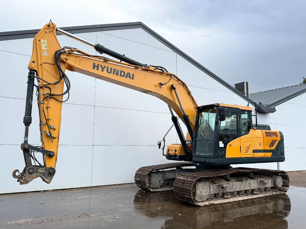 Hyundai HX220L - 360&deg; Camera / Automatic Greasing