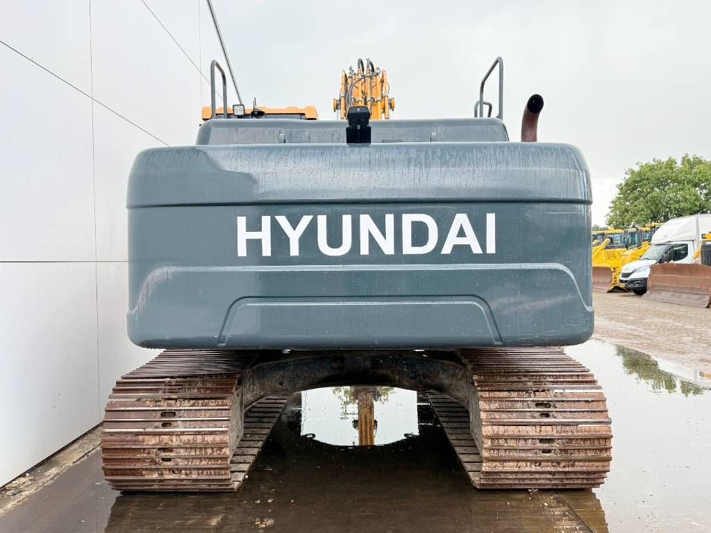 Hyundai HX220L - 360&deg; Camera / Automatic Greasing