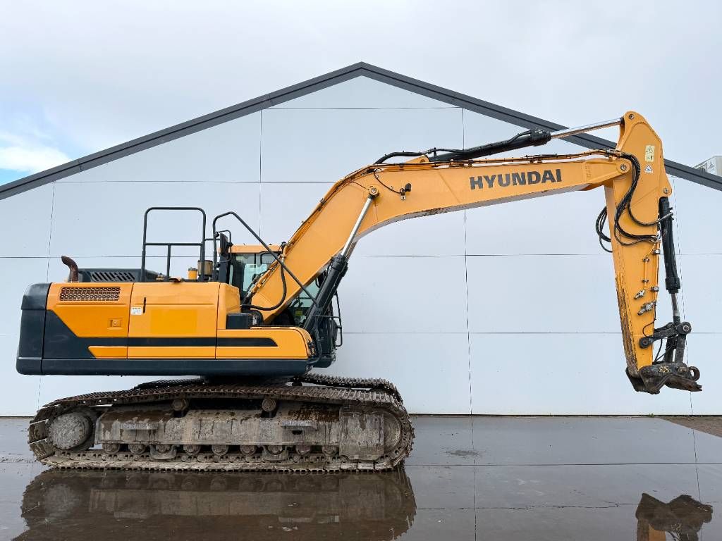 Hyundai HX220L - 360&deg; Camera / Automatic Greasing