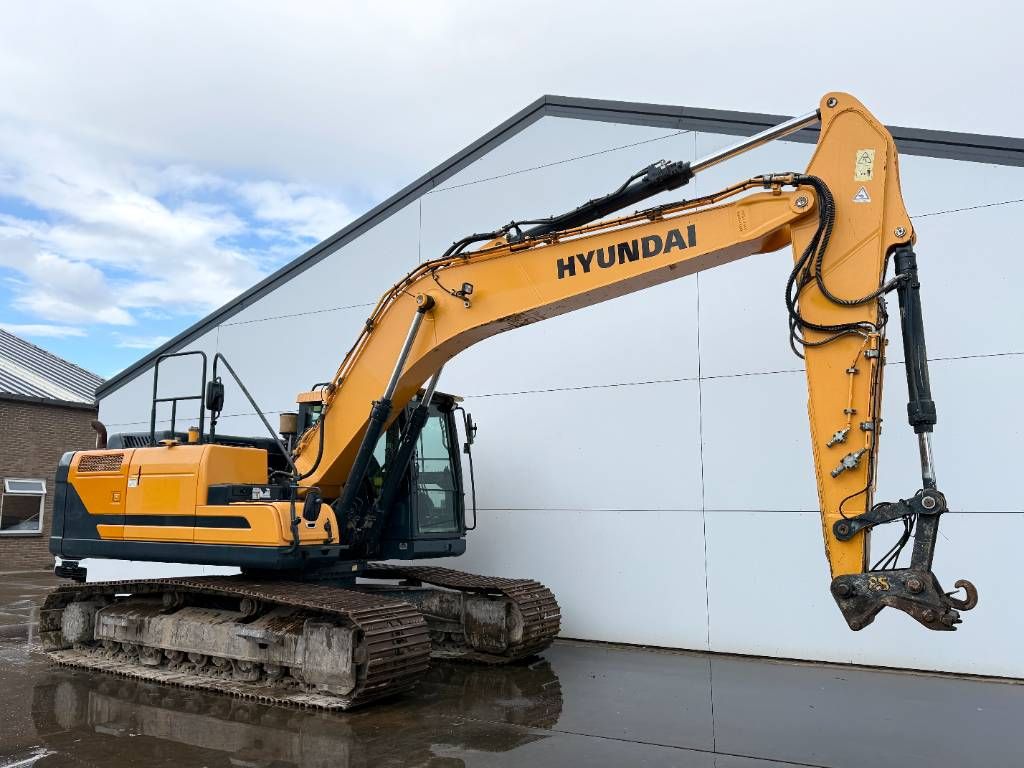 Hyundai HX220L - 360&deg; Camera / Automatic Greasing