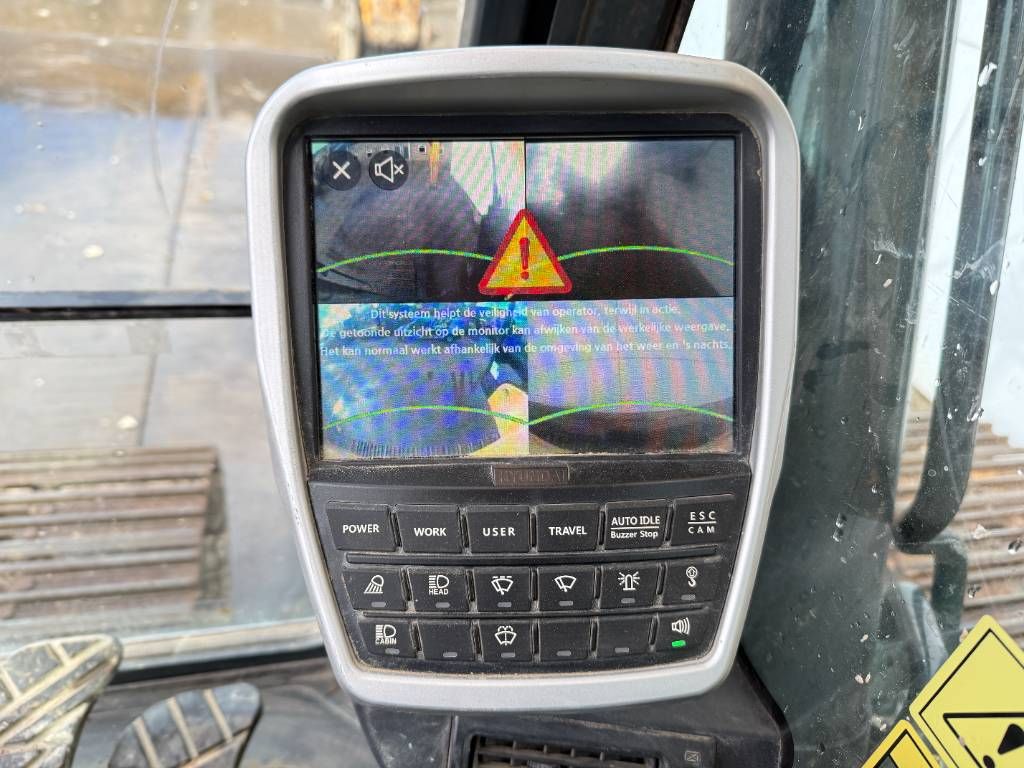 Hyundai HX220L - 360&deg; Camera / Automatic Greasing
