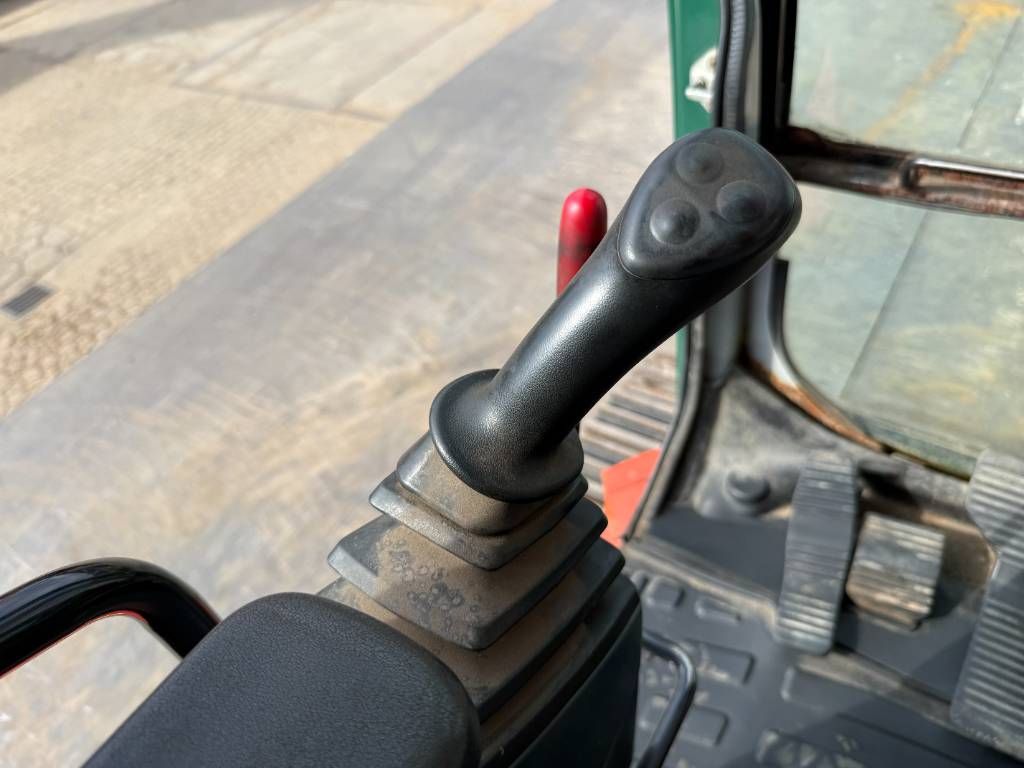 New Holland Kobelco E235B SR-2 - 360° Camera / Hammer lines