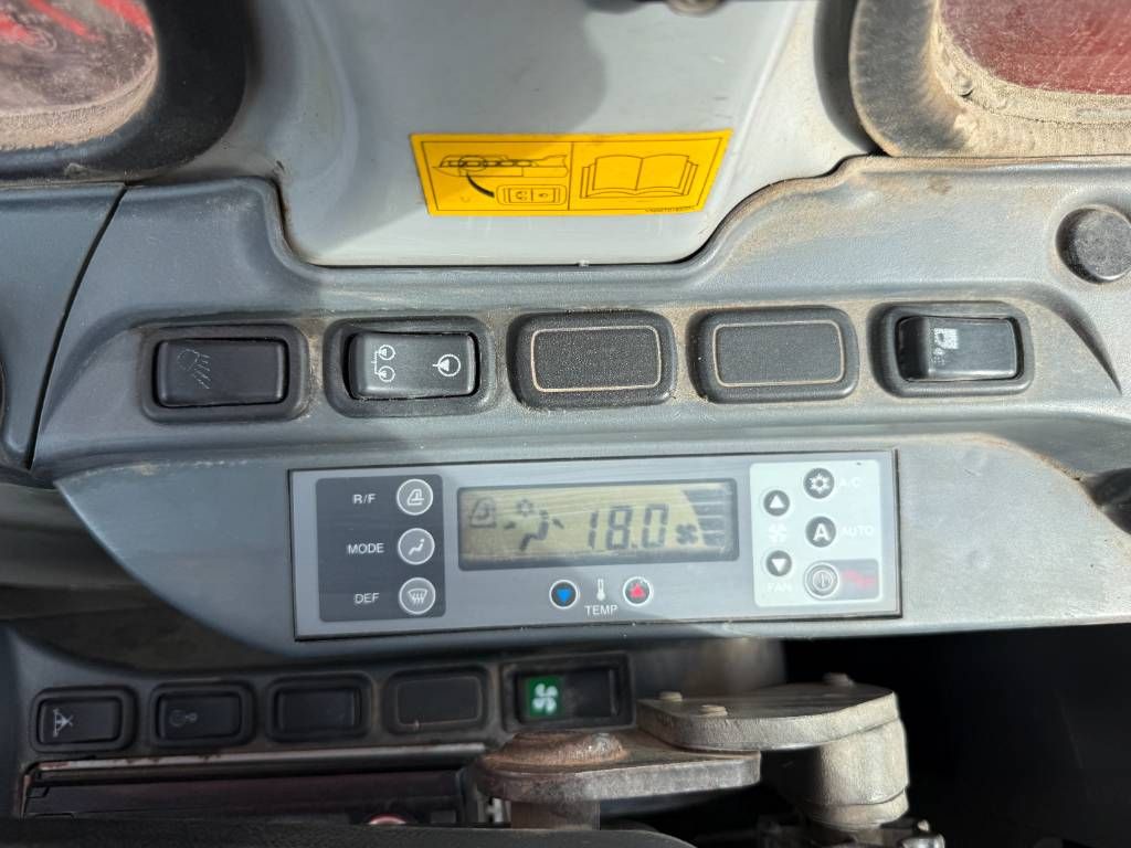 New Holland Kobelco E235B SR-2 - 360° Camera / Hammer lines