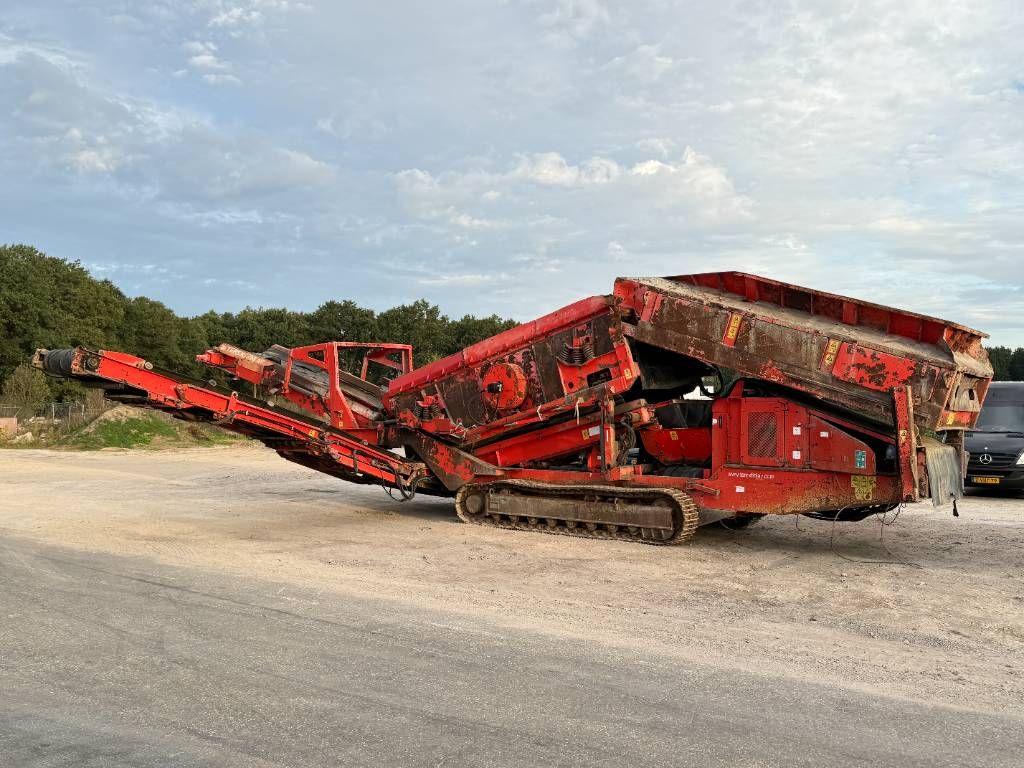 Terex Finlay 883T - 2 Side Conveyor / Auto Greasing