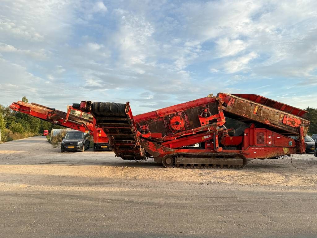 Terex Finlay 883T - 2 Side Conveyor / Auto Greasing