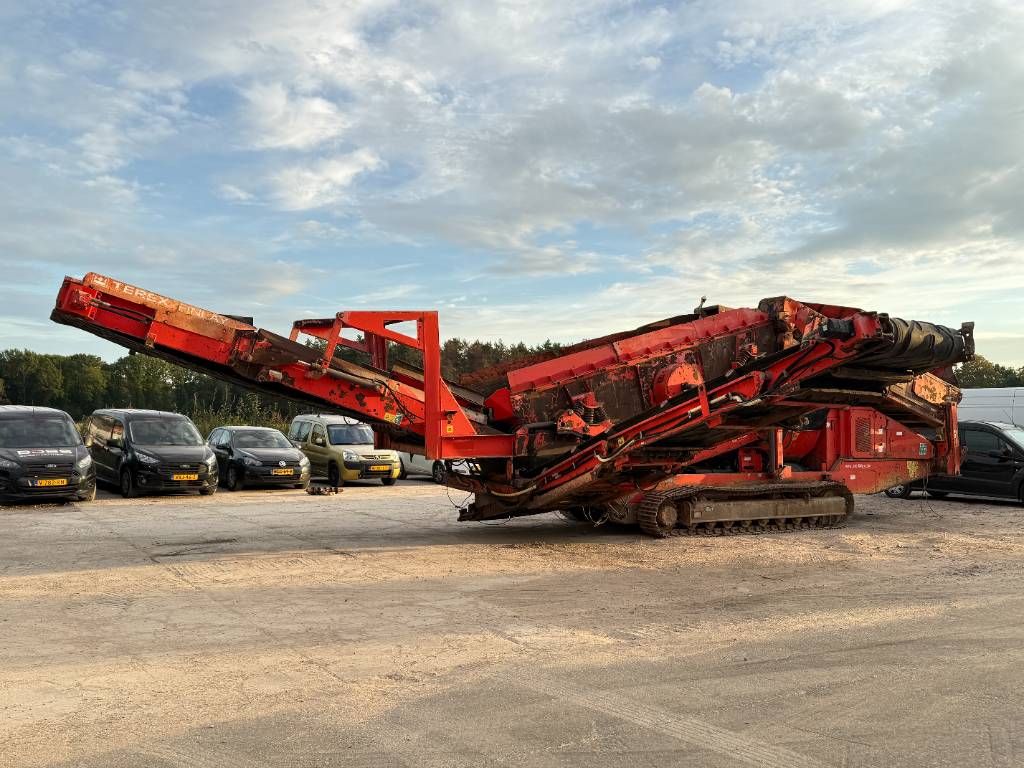 Terex Finlay 883T - 2 Side Conveyor / Auto Greasing