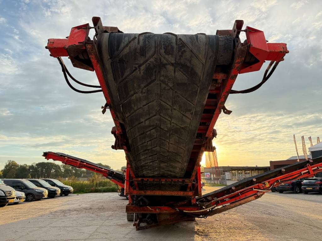 Terex Finlay 883T - 2 Side Conveyor / Auto Greasing