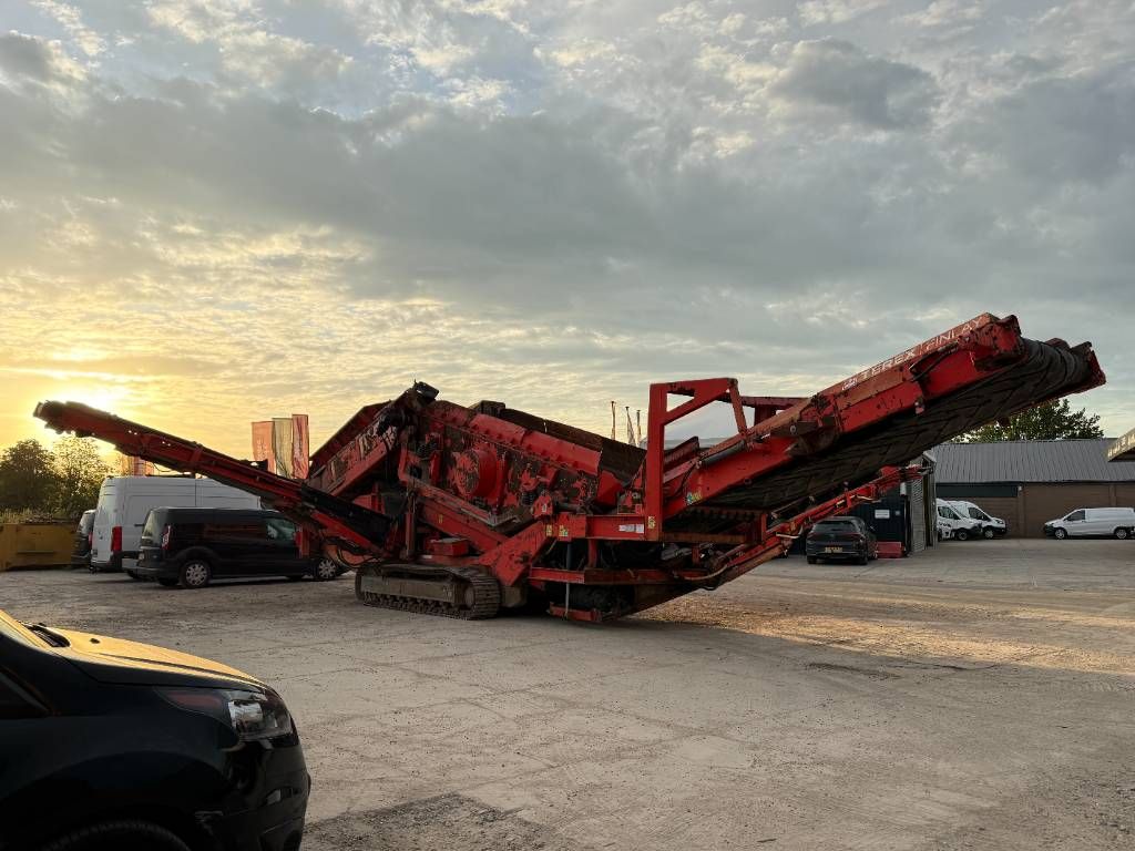 Terex Finlay 883T - 2 Side Conveyor / Auto Greasing