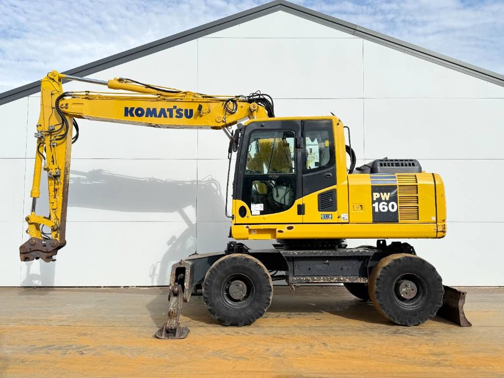 Komatsu PW160-8 - Triple Boom / Blade / Hammer Lines