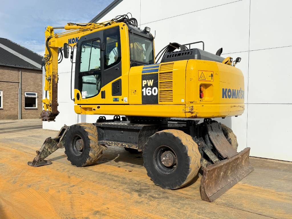 Komatsu PW160-8 - Triple Boom / Blade / Hammer Lines