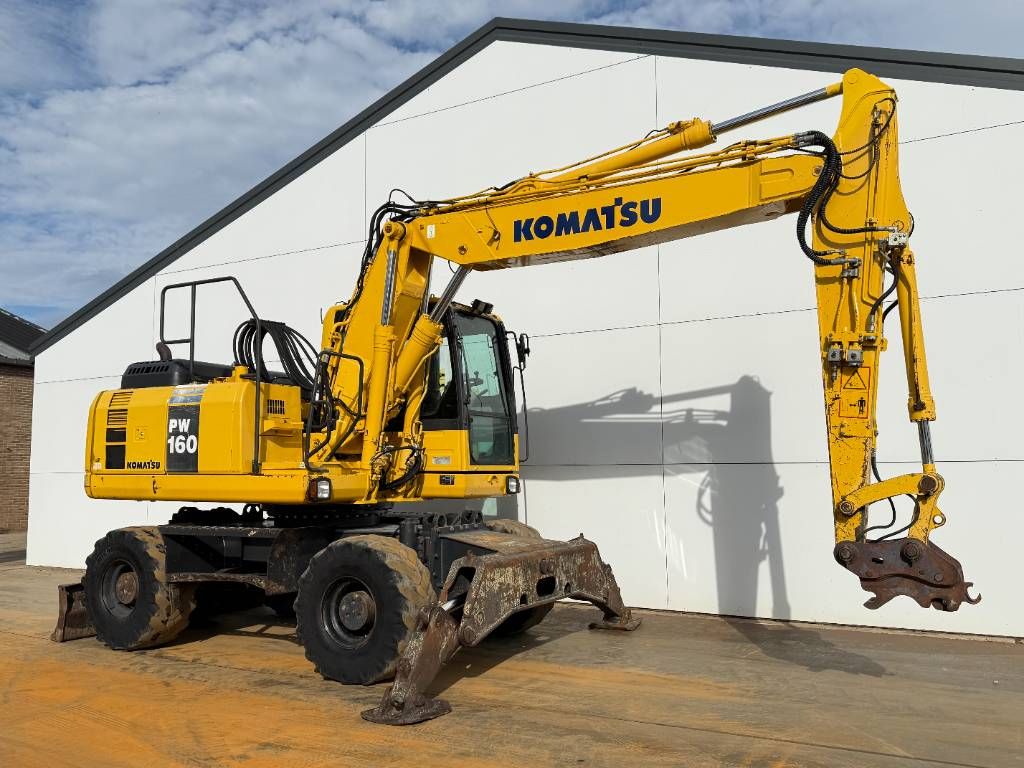 Komatsu PW160-8 - Triple Boom / Blade / Hammer Lines