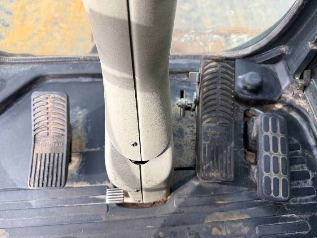 Komatsu PW160-8 - Triple Boom / Blade / Hammer Lines