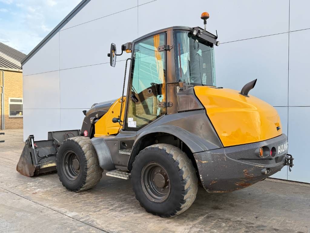 Mecalac AS900 - Bucket + Forks / Mecalac