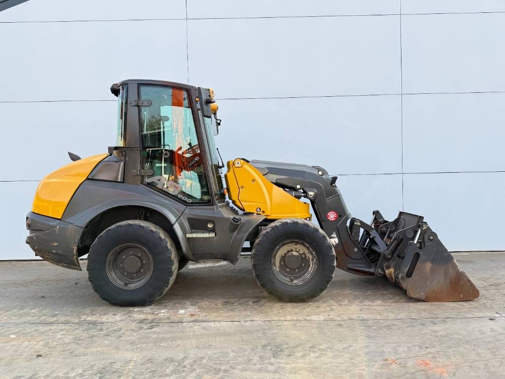 Mecalac AS900 - Bucket + Forks / Mecalac