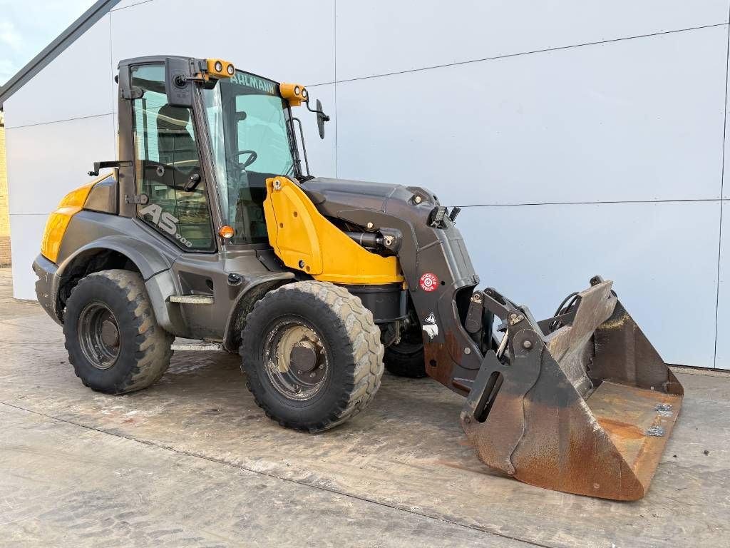 Mecalac AS900 - Bucket + Forks / Mecalac