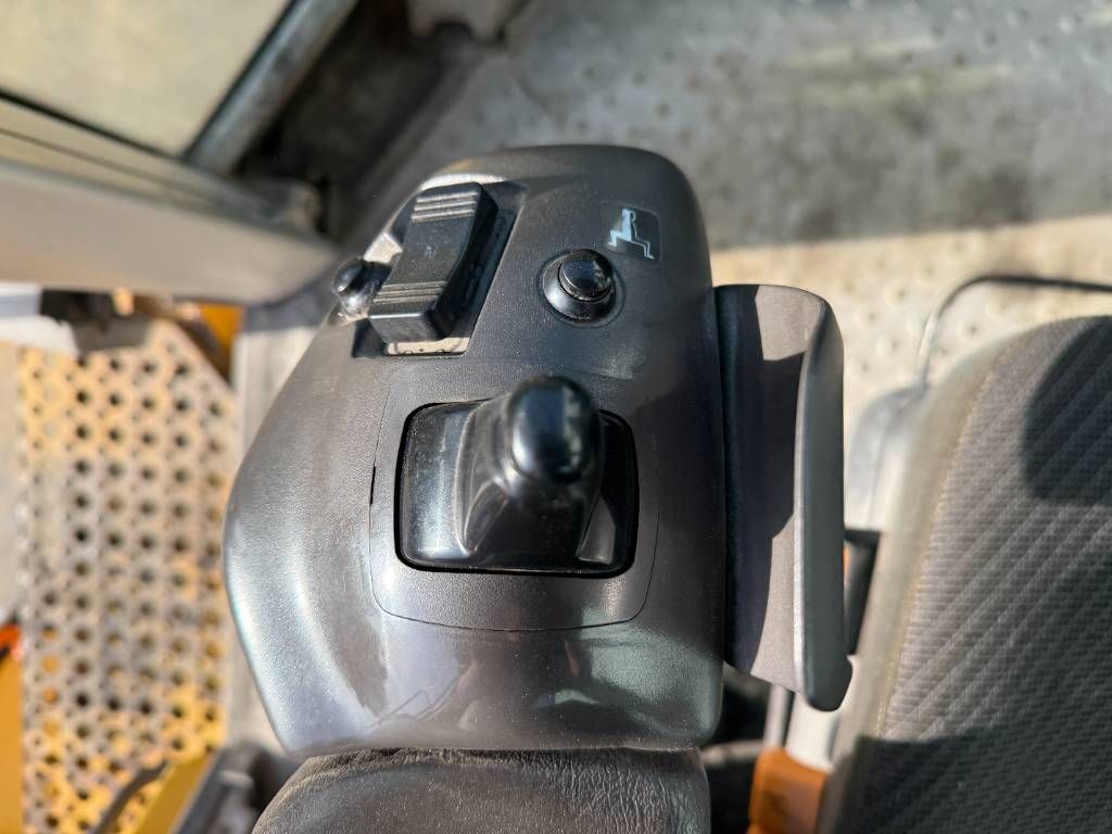 Volvo L150G - Automatic Greasing / CDC Steering
