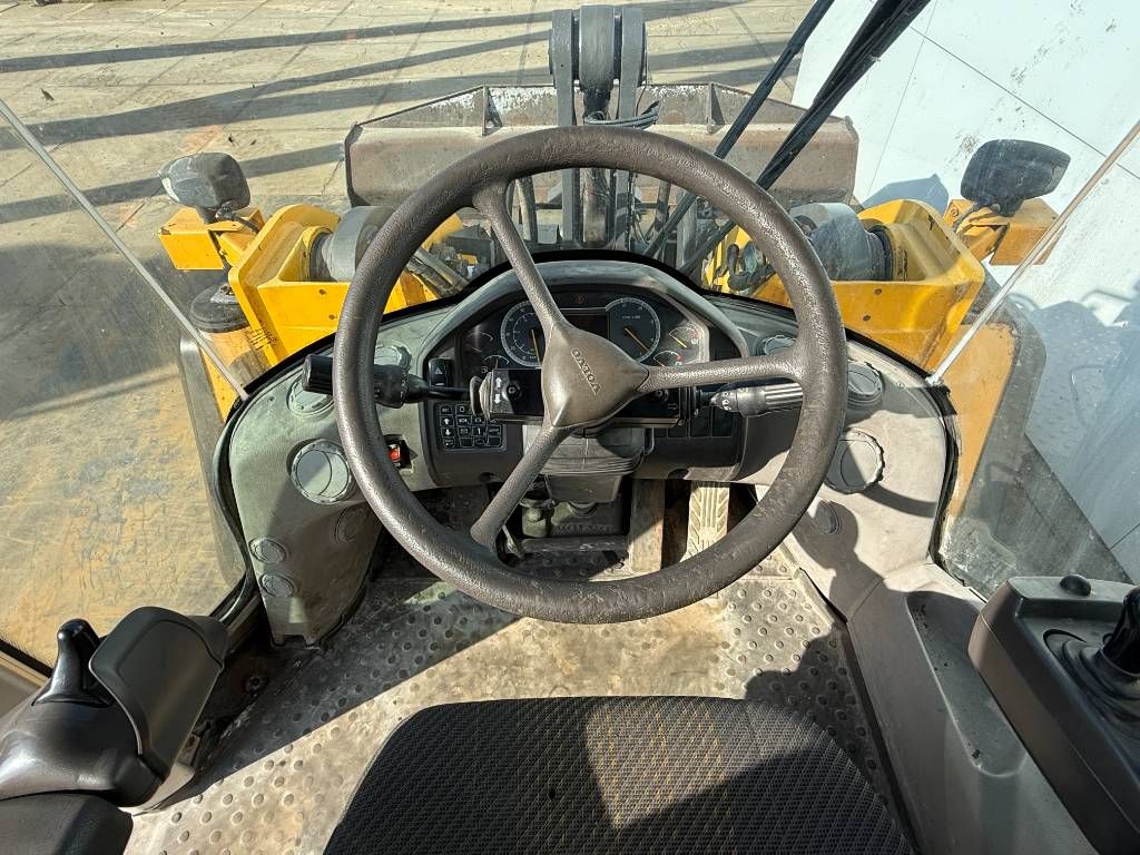 Volvo L150H - CDC Steering / Automatic Greasing