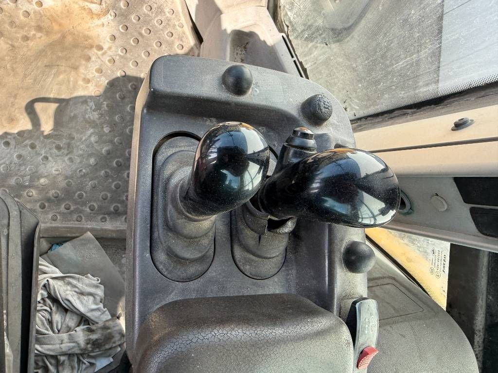 Volvo L150H - CDC Steering / Automatic Greasing