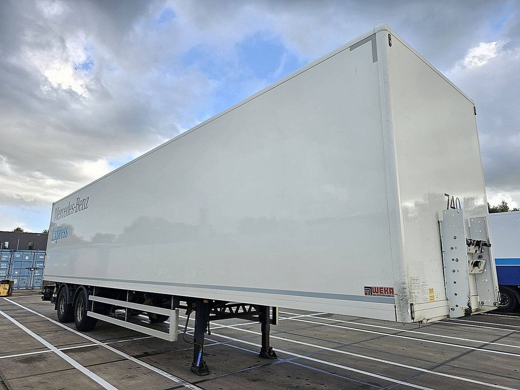 WEKA 2 AXLE CLOSED BOX steer axle 3t lift