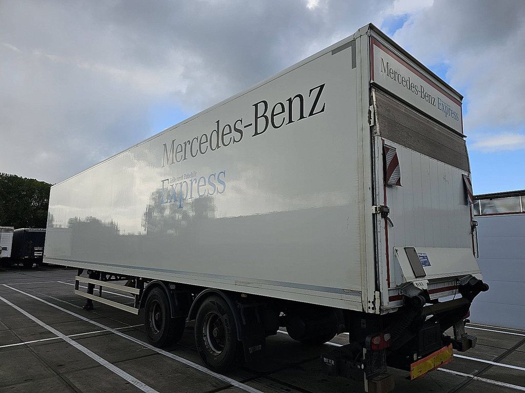 WEKA 2 AXLE CLOSED BOX steer axle 3t lift