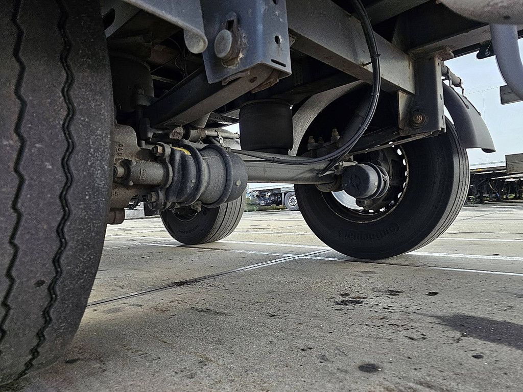 WEKA 2 AXLE CLOSED BOX steer axle 3t lift