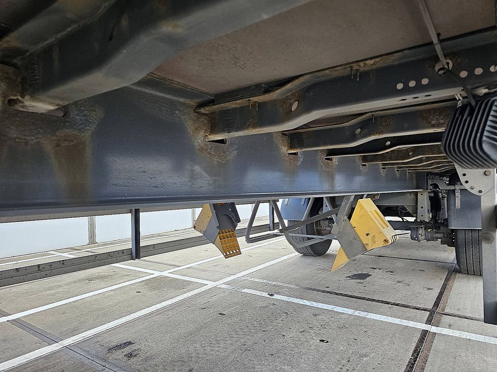 WEKA 2 AXLE CLOSED BOX steer axle 3t lift