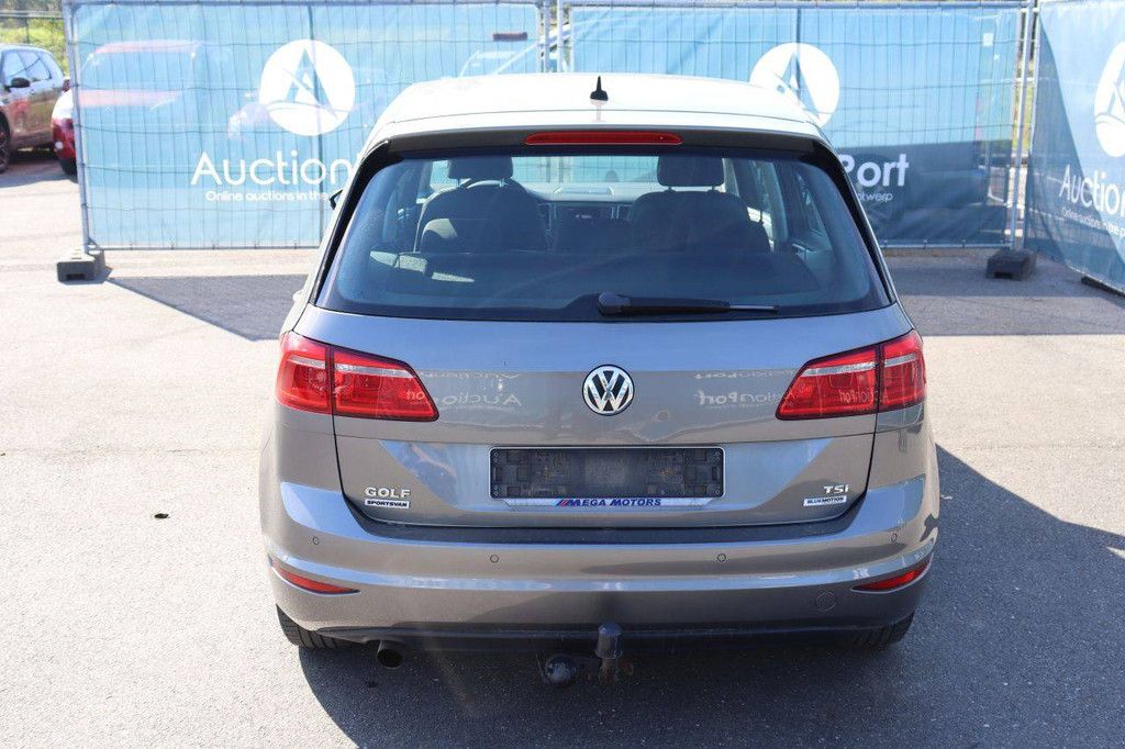 Pkw Volkswagen Golf Benzin 110 PS 2015 (Margin)