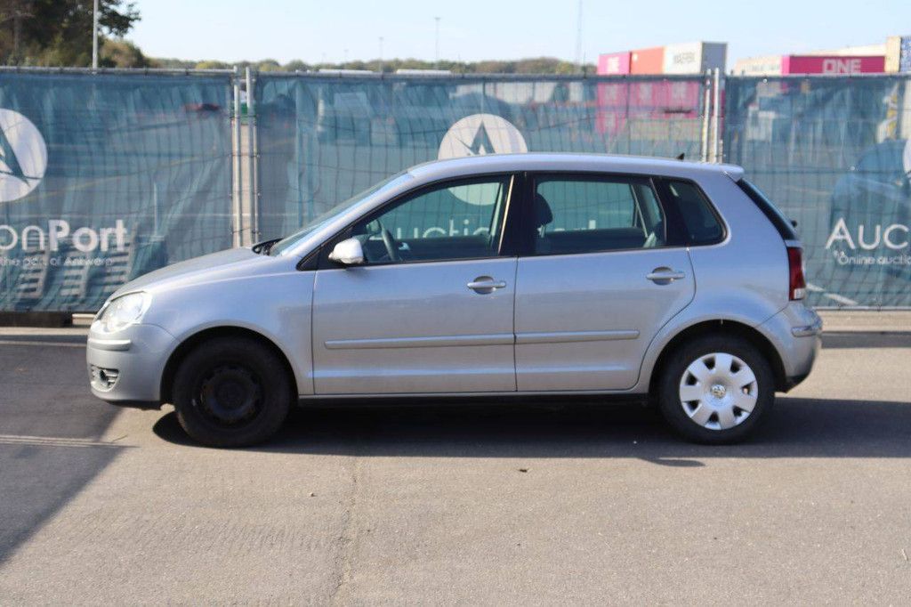 Pkw Volkswagen Polo Benzin 55 PS 2006 (Margin)