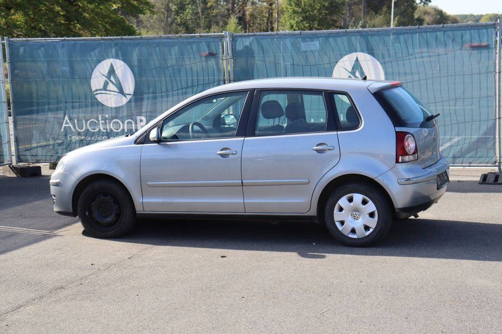 Pkw Volkswagen Polo Benzin 55 PS 2006 (Margin)