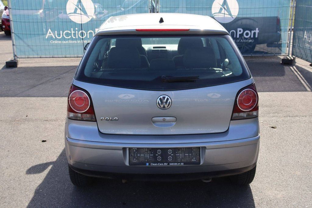 Pkw Volkswagen Polo Benzin 55 PS 2006 (Margin)