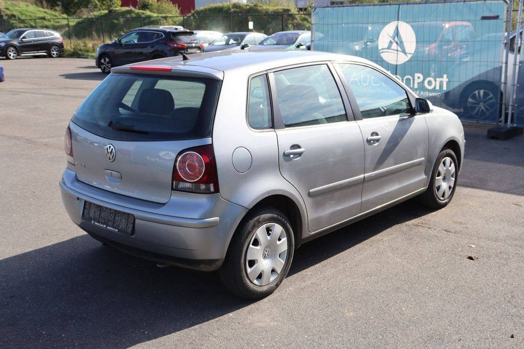 Pkw Volkswagen Polo Benzin 55 PS 2006 (Margin)