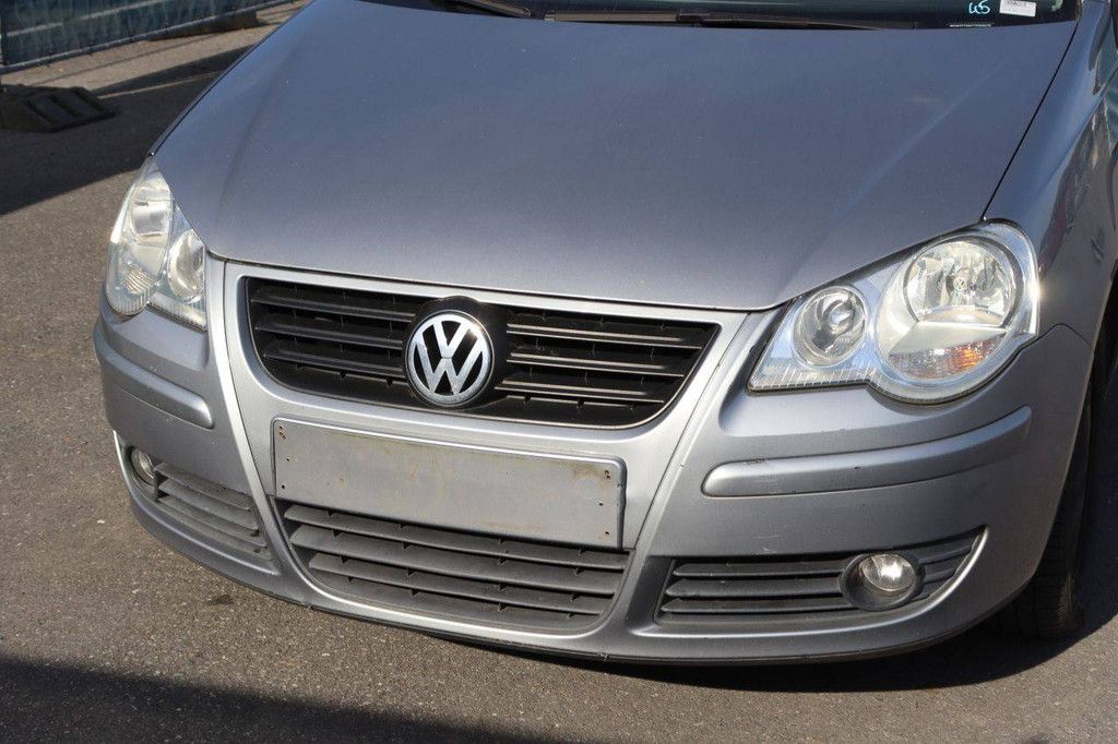 Pkw Volkswagen Polo Benzin 55 PS 2006 (Margin)