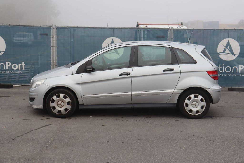Passenger car Mercedes-Benz B180 Diesel 109hp 2006 (Margin)