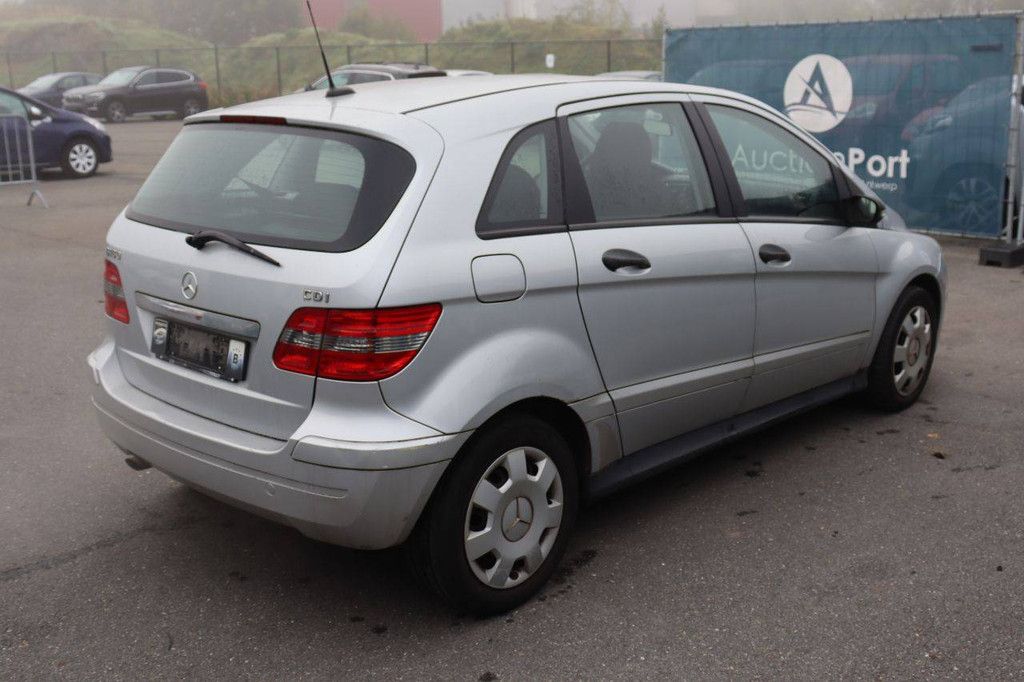 Passenger car Mercedes-Benz B180 Diesel 109hp 2006 (Margin)