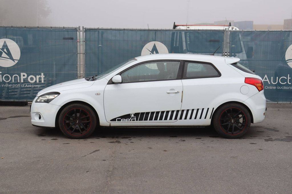 Pkw Kia Cee'd Benzin 90 PS 2011 (Margin)