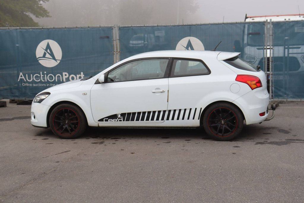 Pkw Kia Cee'd Benzin 90 PS 2011 (Margin)