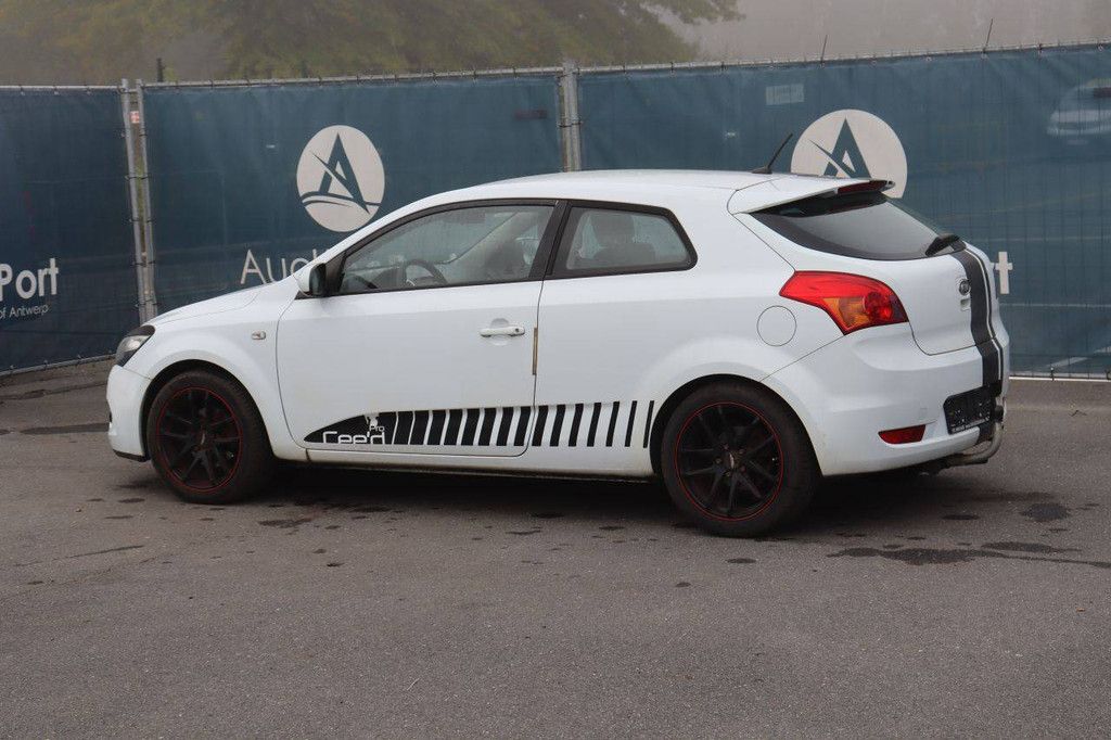Pkw Kia Cee'd Benzin 90 PS 2011 (Margin)